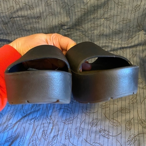 Lemon Jelly Sunny platform vegan slides in black US 10 41 - Picture 4 of 5